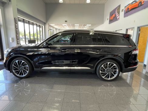 Used 2020 Lincoln Aviator Reserve w/ Equipment Group 202A AWD/4WD image 2