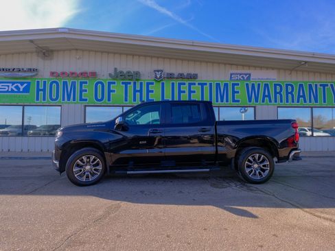 Used 2021 Chevrolet Silverado 1500 LT w/ All Star Edition Plus image 3