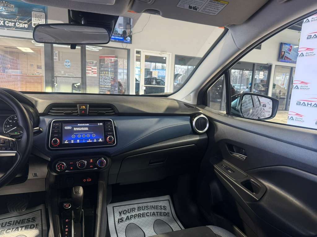 Used 2025 Nissan Versa SV FWD image 21