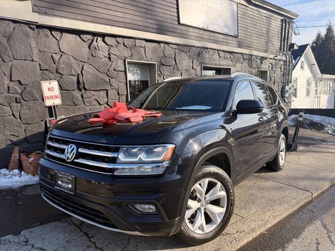 Used 2018 Volkswagen Atlas SE image 2
