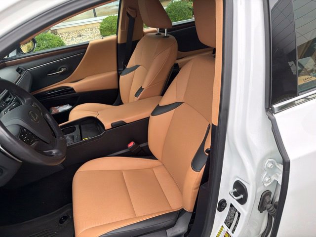 Used 2025 Lexus ES 350 w/ Accessory Package (Z1) FWD image 14