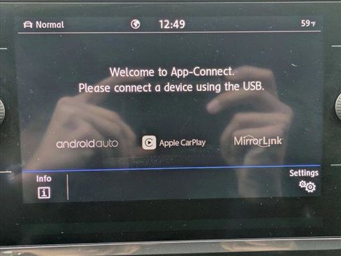 Used 2020 Volkswagen Tiguan S image 15