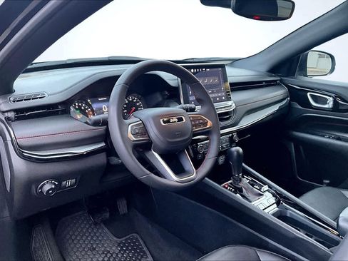 Used 2024 Jeep Compass Trailhawk image 2