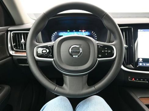 Used 2025 Volvo V60 B5 Cross Country Plus AWD/4WD image 26