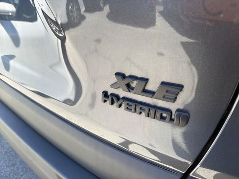 Used 2023 Toyota RAV4 XLE w/ XLE Grade Weather Package AWD/4WD image 8