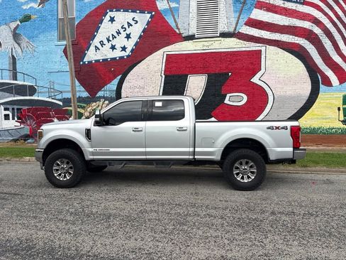 Used 2019 Ford F250 XLT w/ XLT Premium Package AWD/4WD image 3