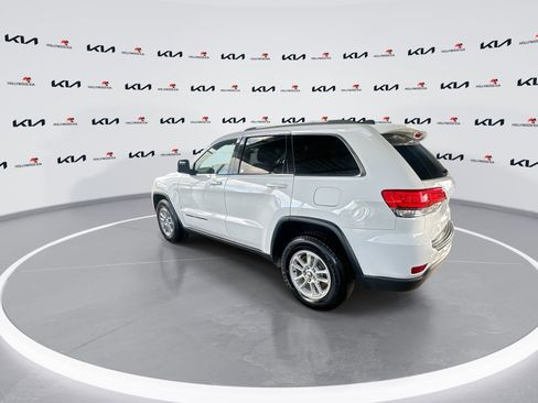 Used 2019 Jeep Grand Cherokee Laredo image 6