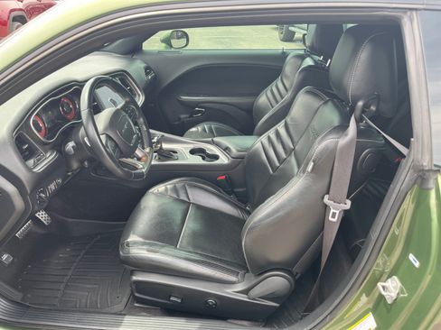 Used 2019 Dodge Challenger SRT Hellcat w/ Laguna Leather Package RWD image 14