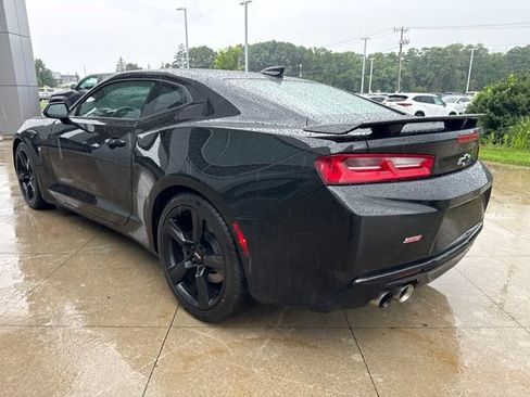 Used 2018 Chevrolet Camaro SS w/ LPO RS/SS Interior Package RWD image 5