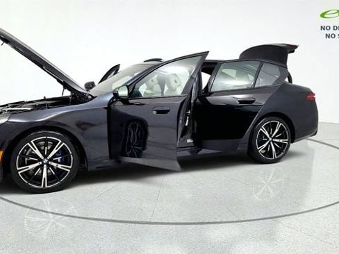 Used 2027 BMW 530i w/ M Sport Package RWD image 14