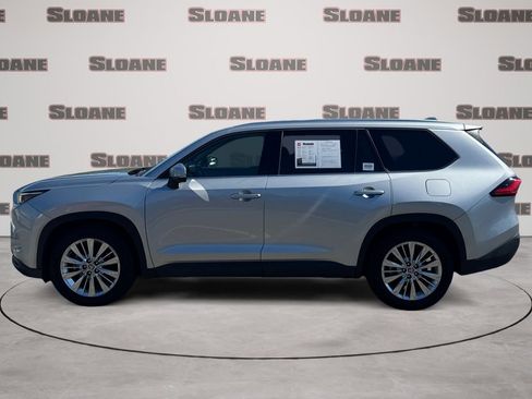 Used 2024 Toyota Grand Highlander AWD image 2
