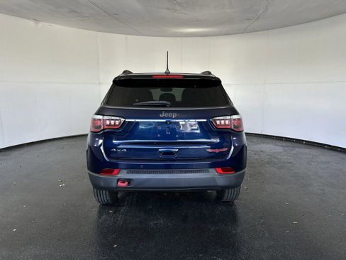 Used 2019 Jeep Compass Latitude image 10