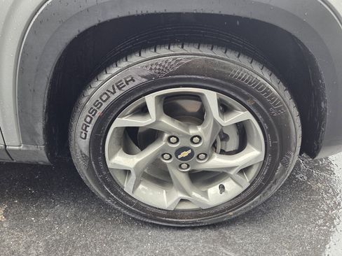 Used 2025 Chevrolet Trax LT w/ Driver Confidence Package image 12