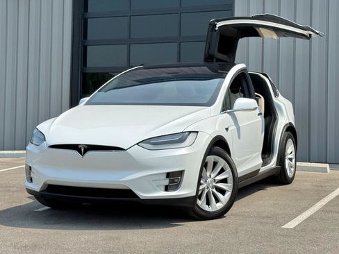 Used 2020 Tesla Model X Long Range AWD/4WD image 18