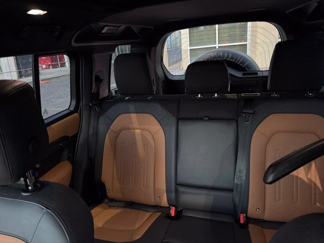 Used 2023 Land Rover Defender 110 X AWD/4WD image 7