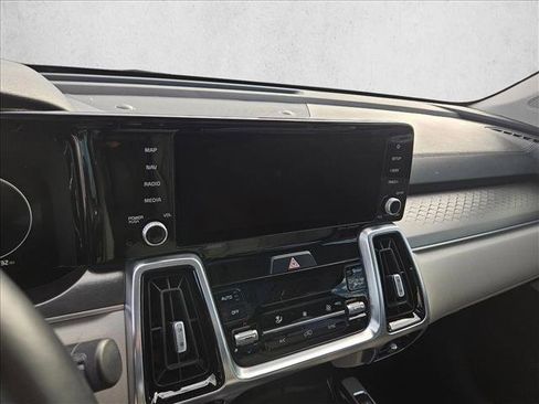 Used 2021 Kia Sorento SX image 19