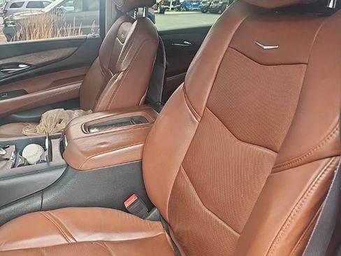 Used 2016 Cadillac Escalade ESV Luxury AWD/4WD image 7