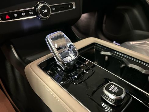 New 2026 Volvo XC90 B6 Plus w/ Protection Package Premier image 19