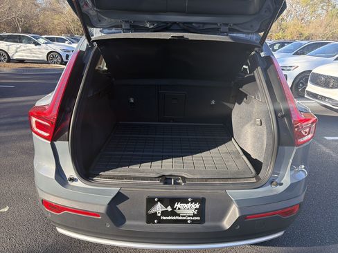 Certified 2023 Volvo XC40 B5 Plus w/ Protection Package Premier image 34