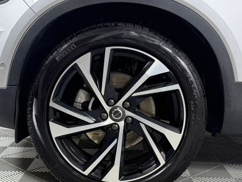 Used 2019 Volvo XC40 T5 R-Design AWD/4WD image 9