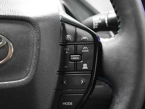 Used 2024 Toyota Prius XLE AWD/4WD image 18