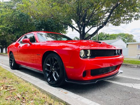 Used 2022 Dodge Challenger R/T w/ Blacktop Package image 7