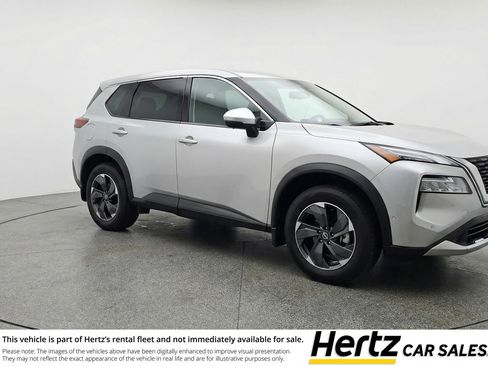 Used 2025 Nissan Rogue SV image 1