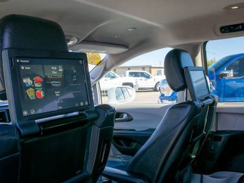 Used 2018 Chrysler Pacifica Touring-L Plus w/ Advanced Safetytec Group image 19