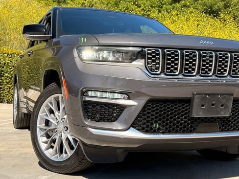 Used 2023 Jeep Grand Cherokee Summit w/ Luxury Tech Group V image 7