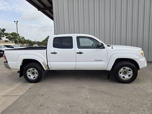 Used 2015 Toyota Tacoma PreRunner w/ SR5 Package RWD image 5