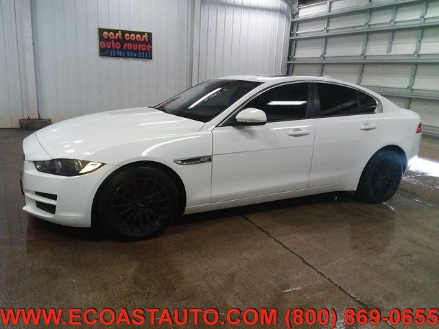 Used 2017 Jaguar XE RWD image 5