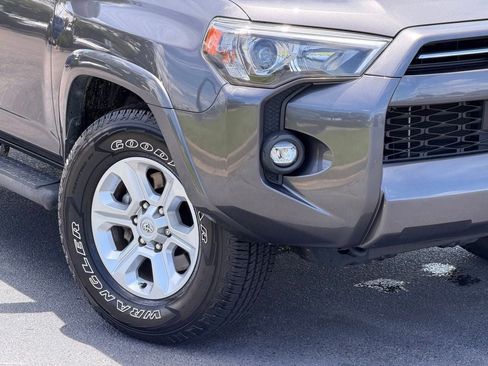 Used 2022 Toyota 4Runner SR5 RWD image 11