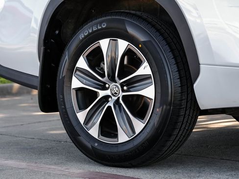 Used 2022 Toyota Highlander XLE image 67