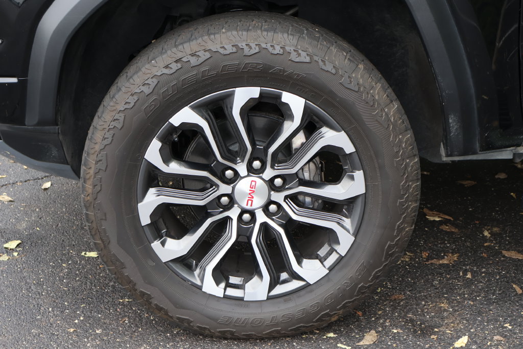 Certified 2025 GMC Canyon Denali AWD/4WD image 14