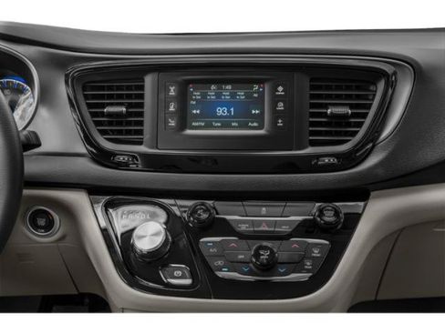 Used 2020 Chrysler Pacifica Touring w/ Advanced Safetytec Group FWD image 15