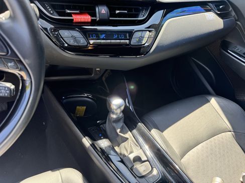 Used 2019 Toyota C-HR Limited image 30