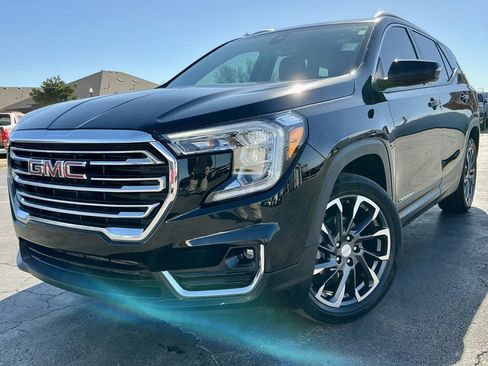 Used 2022 GMC Terrain SLT w/ Infotainment Package II image 3