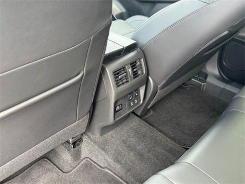 Used 2024 Nissan Rogue Platinum w/ Platinum Premium Package image 15