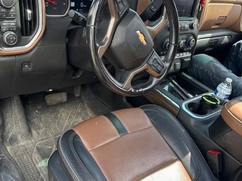Used 2019 Chevrolet Silverado 1500 High Country AWD/4WD image 5