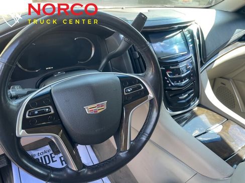 Used 2019 Cadillac Escalade ESV Luxury image 47