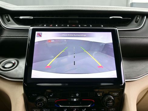 Used 2021 Jeep Grand Cherokee L Limited image 19