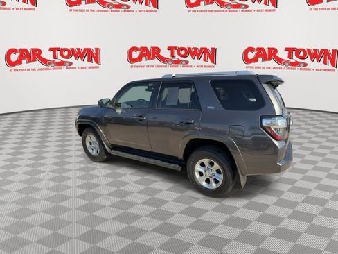 Used 2017 Toyota 4Runner SR5 image 6