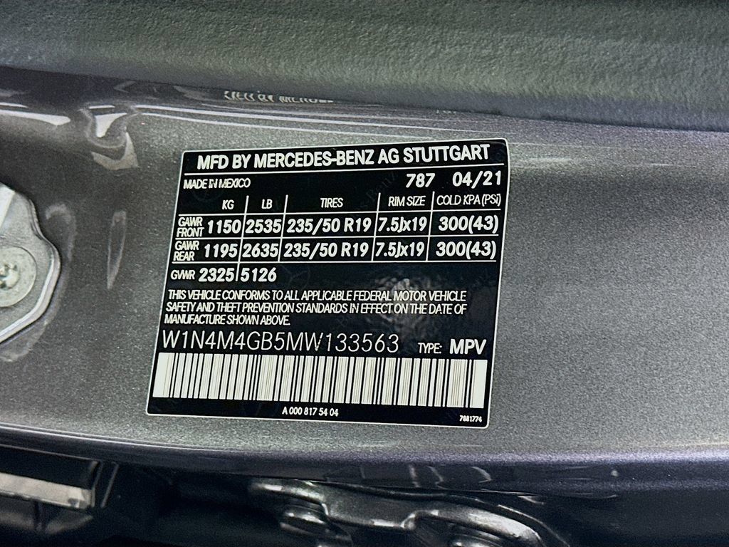 Used 2021 Mercedes-Benz GLB 250 w/ Premium Package image 35
