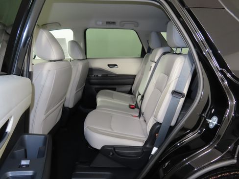 New 2026 Nissan Pathfinder SL AWD/4WD image 7