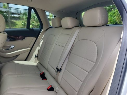 Used 2021 Mercedes-Benz GLC 300 image 10