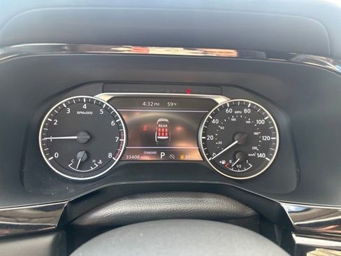 Used 2025 Nissan Pathfinder SV FWD image 13