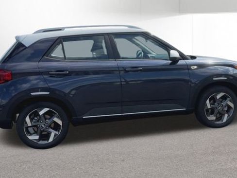 New 2026 Hyundai Venue SEL FWD image 10