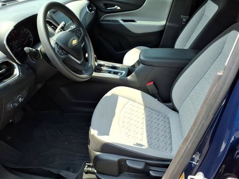 Used 2022 Chevrolet Equinox LS w/ LPO, Floor Liner Package FWD image 10