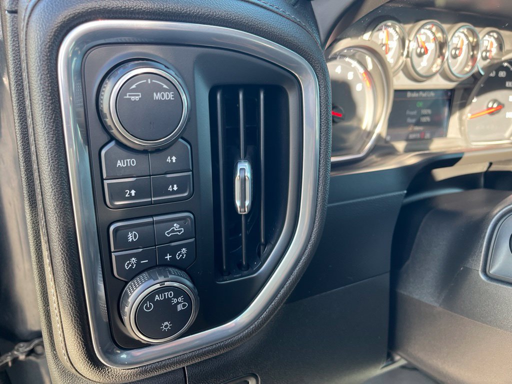Used 2020 Chevrolet Silverado 1500 RST AWD/4WD image 17