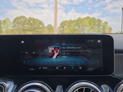 Used 2021 Mercedes-Benz GLB 250 image 27